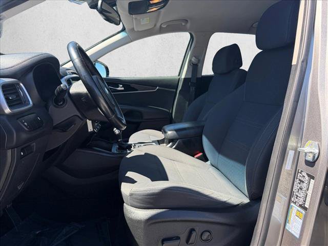 Used 2017 Kia Sorento FWD w/ LX Convenience Package image 16