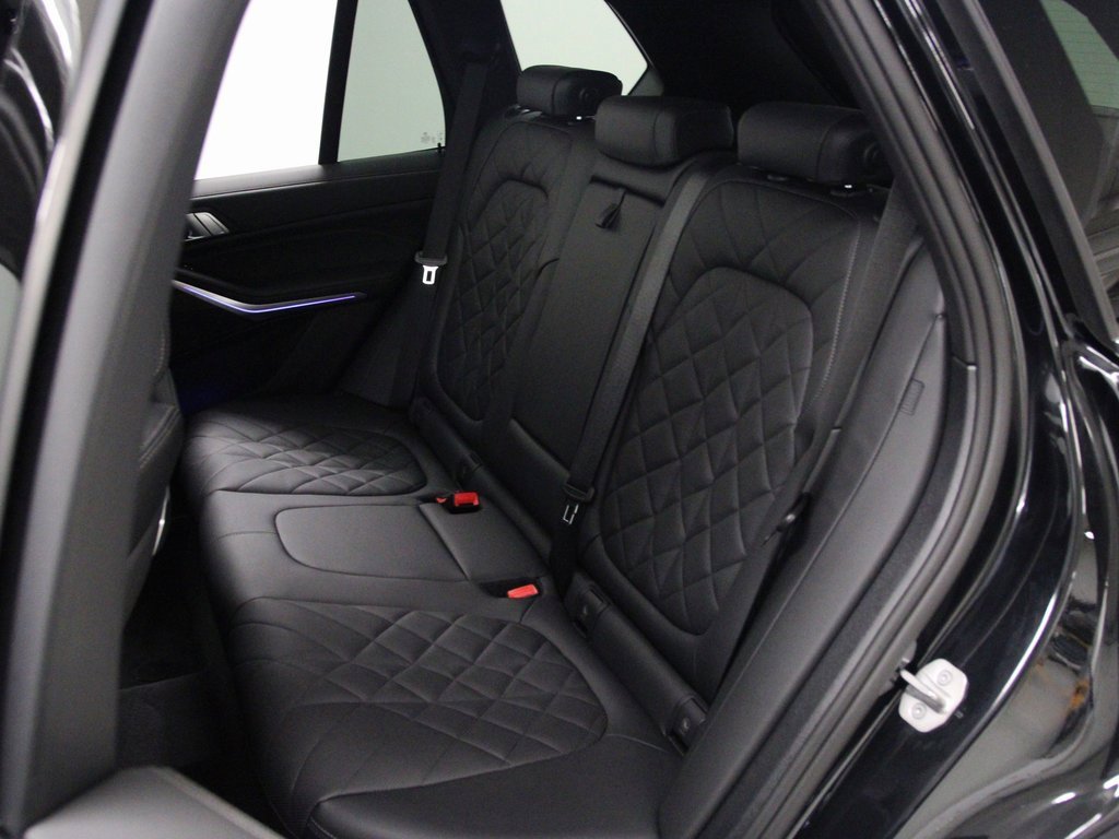 Used 2025 BMW X5 xDrive50e w/ Parking Assistance Package image 20
