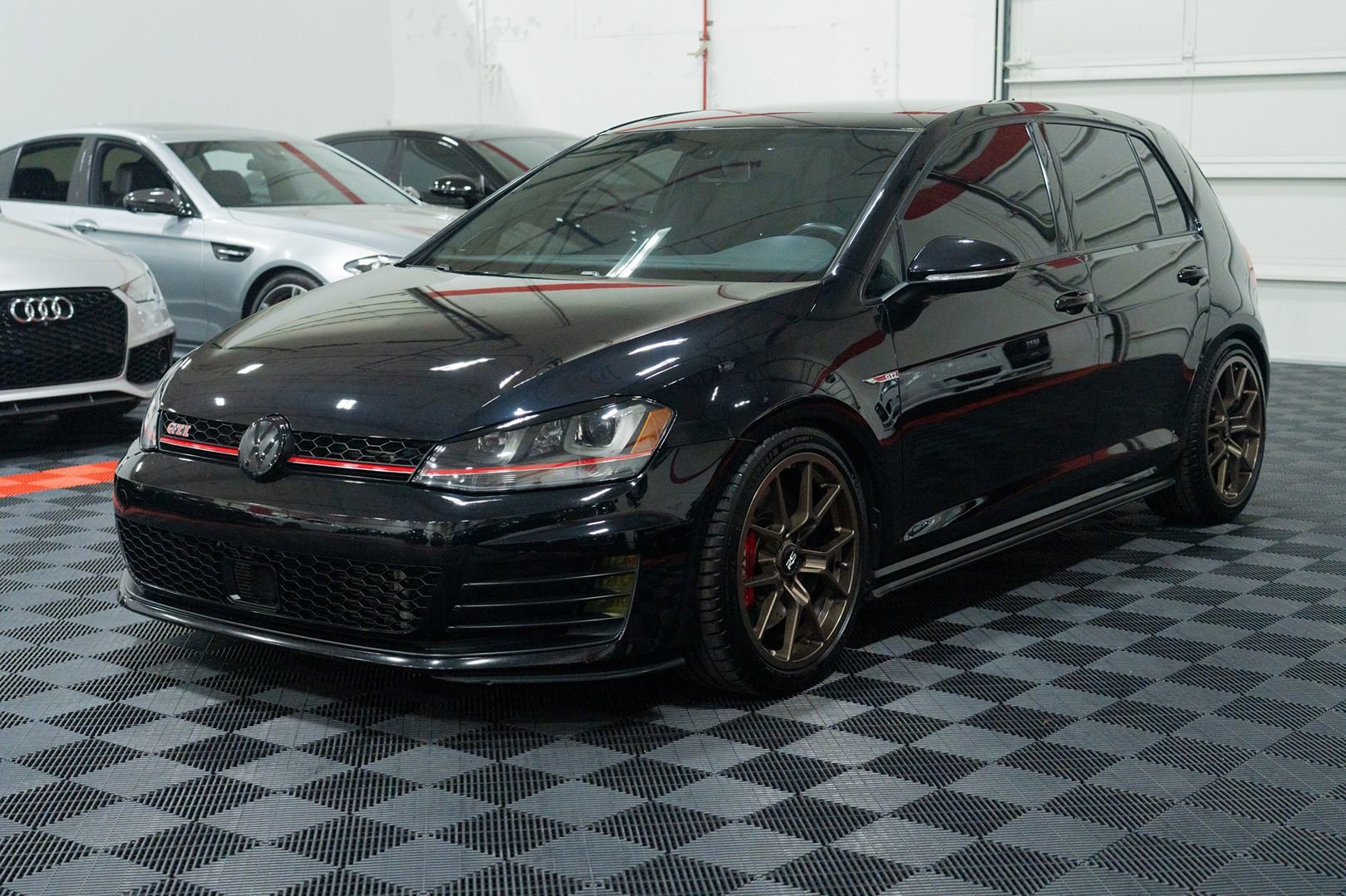 Used 2017 Volkswagen GTI Autobahn FWD image 3