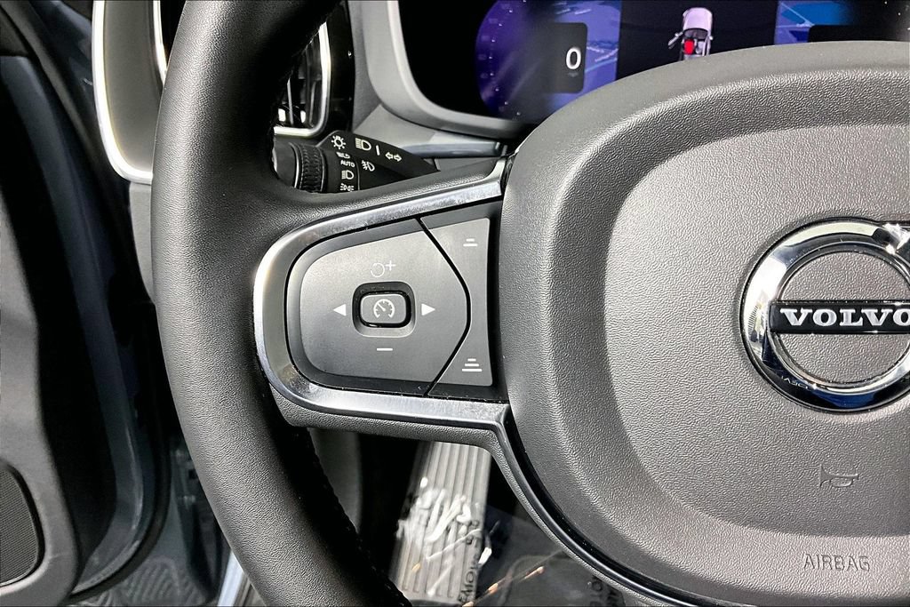 Used 2024 Volvo XC60 B5 Core AWD/4WD image 18