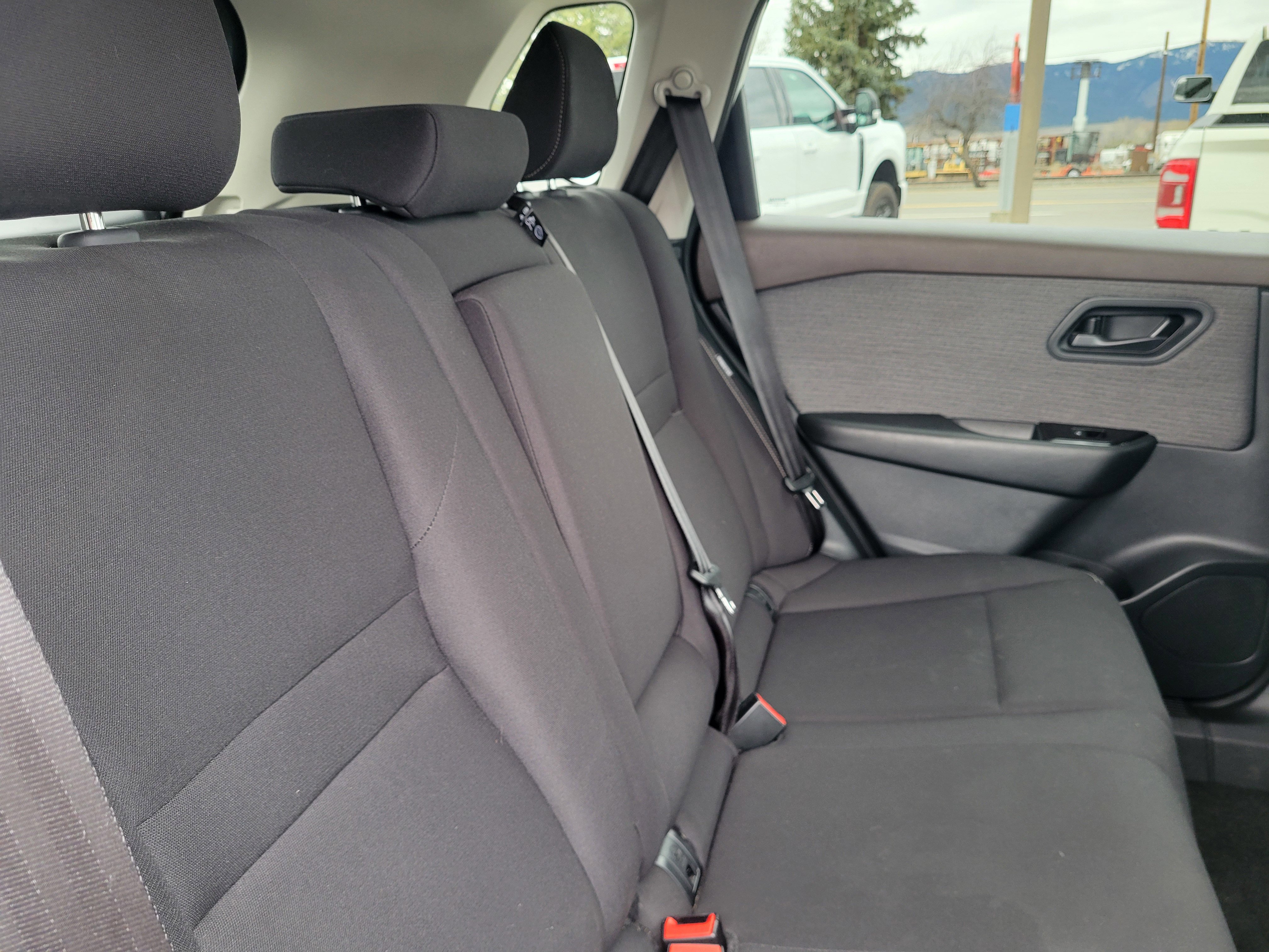 Used 2023 Nissan Rogue S AWD/4WD image 16