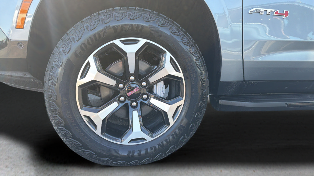 Used 2026 GMC Yukon XL AT4 w/ Premium Trailering Package AWD/4WD image 31