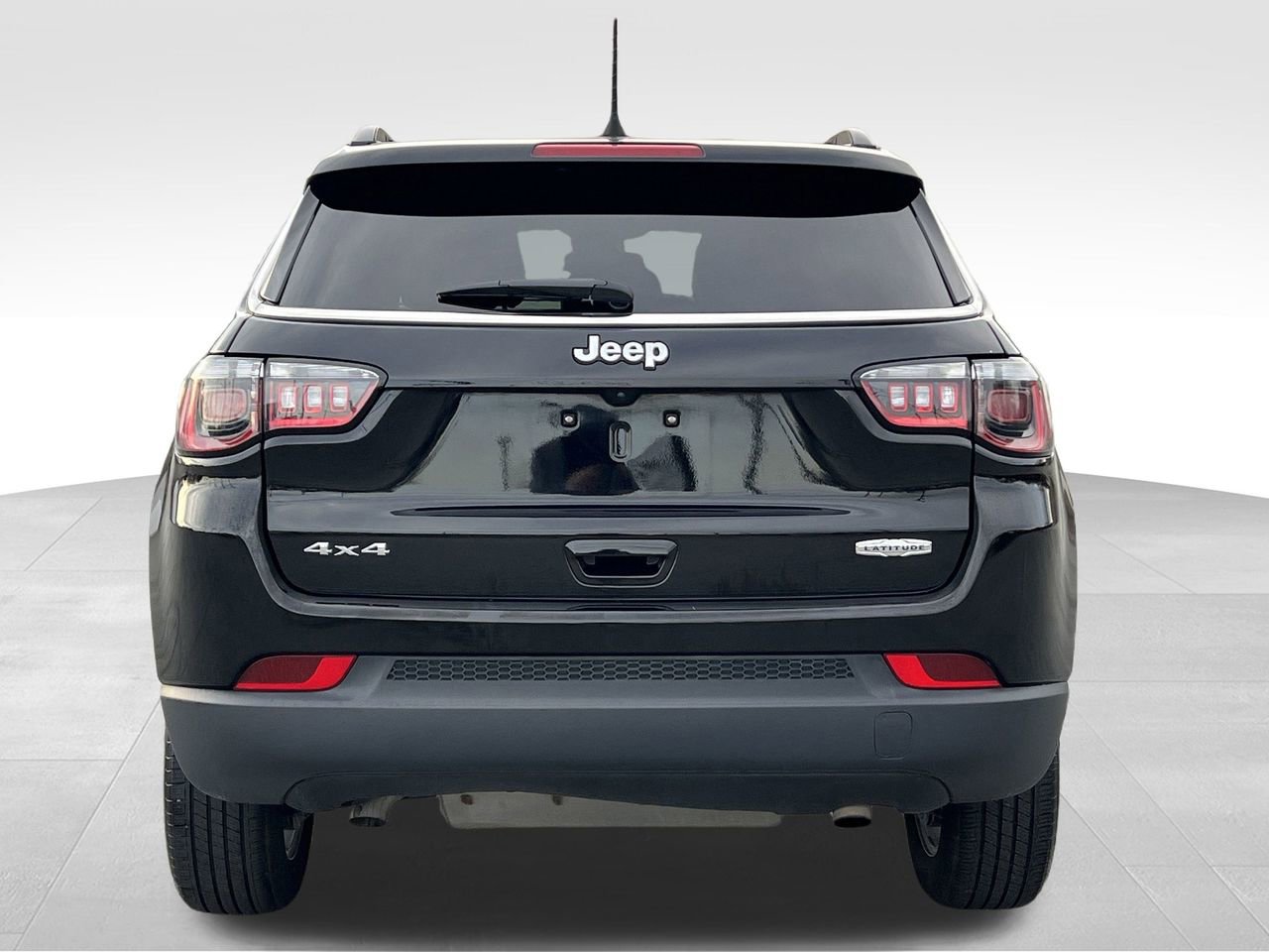 Used 2024 Jeep Compass Latitude image 26