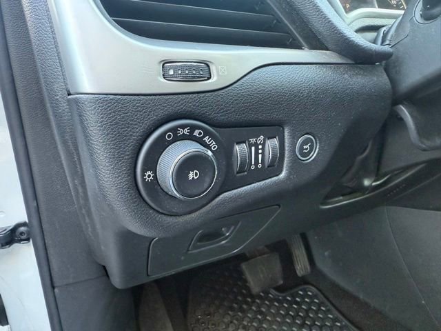 Used 2014 Jeep Cherokee Trailhawk w/ Technology Group AWD/4WD image 34