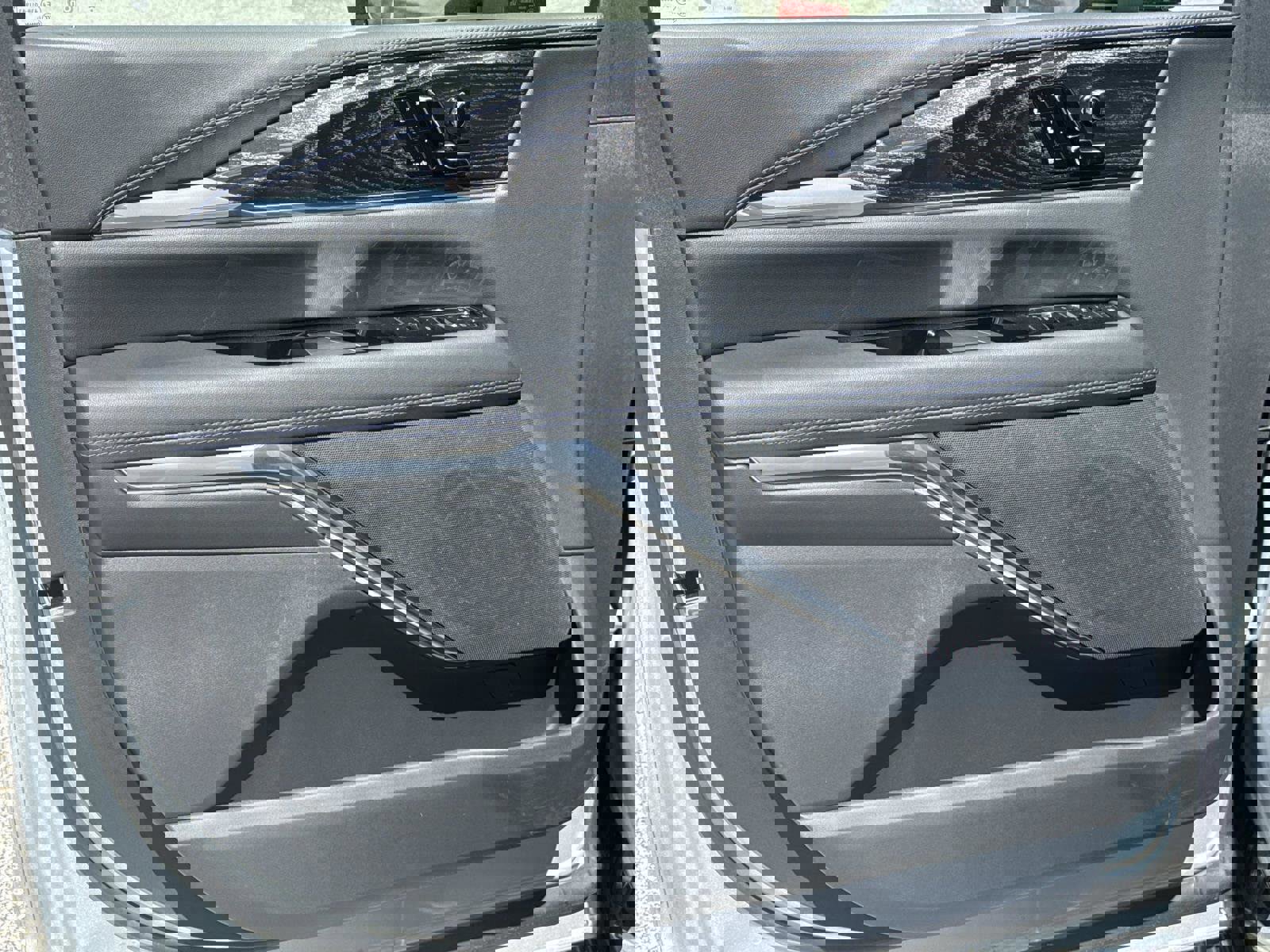 Certified 2025 Cadillac Escalade IQ Sport 1 w/ LPO, Premium Carpet Package image 18