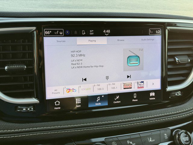 Used 2024 Chrysler Pacifica Touring image 15