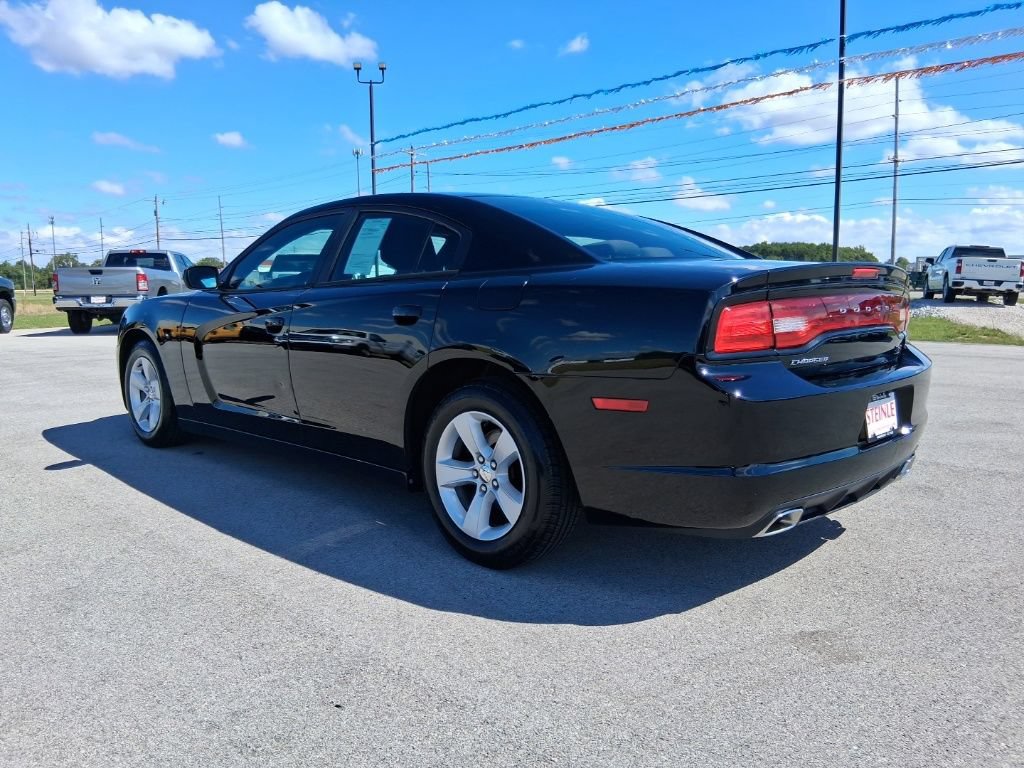 Used 2013 Dodge Charger SE RWD image 11