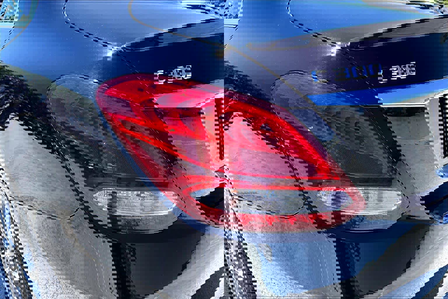 Used 2016 Mercedes-Benz C 300 4MATIC Sedan w/ Premium 1 Package image 28