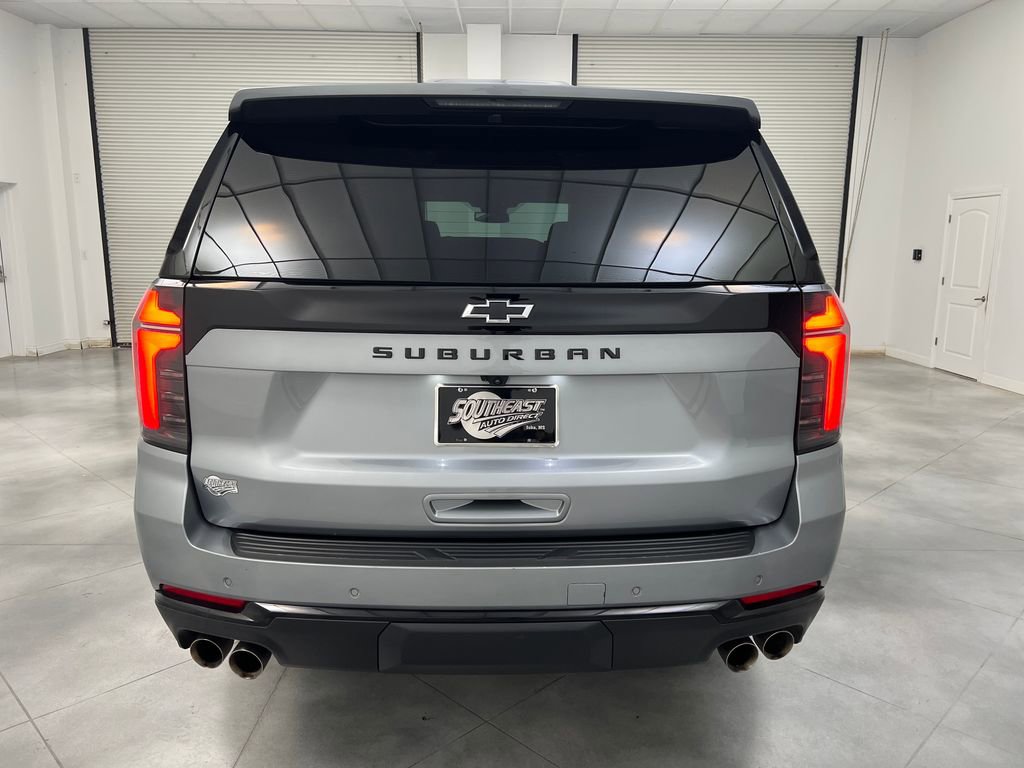 Used 2025 Chevrolet Suburban Z71 AWD/4WD image 6