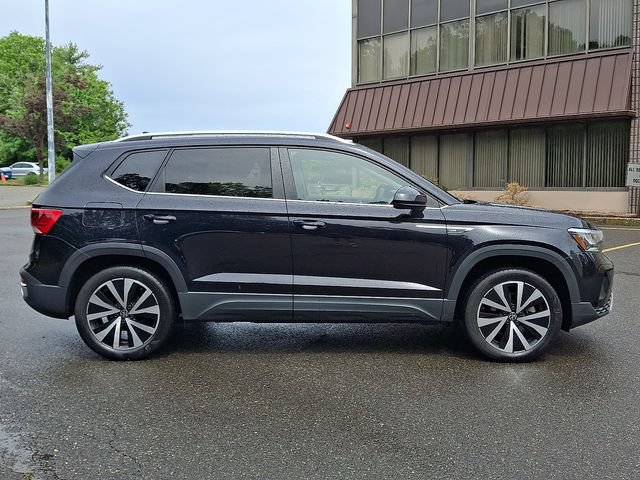 Certified 2023 Volkswagen Taos SE w/ Panoramic Sunroof Package AWD/4WD image 12