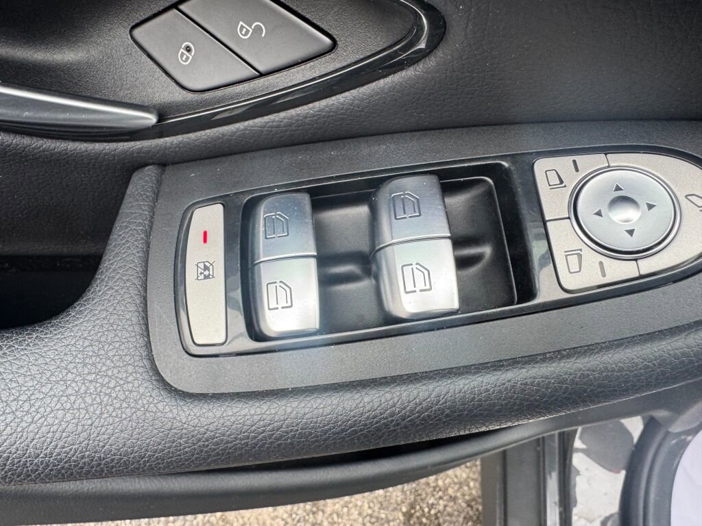 Certified 2022 Mercedes-Benz GLC 300 GLC 300 image 12