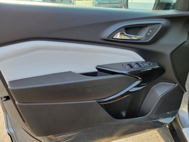 New 2026 Chevrolet Trax LT w/ LT Convenience Package FWD image 6