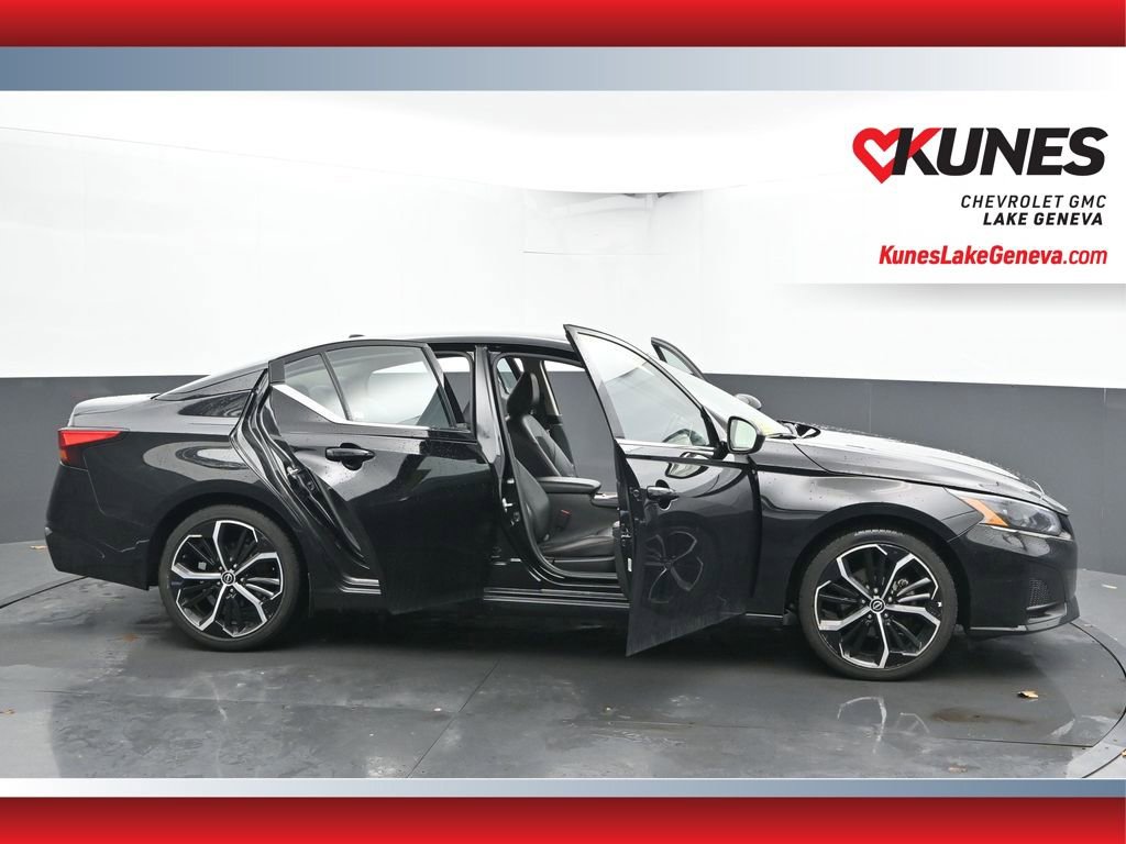 Used 2024 Nissan Altima 2.5 SR image 56