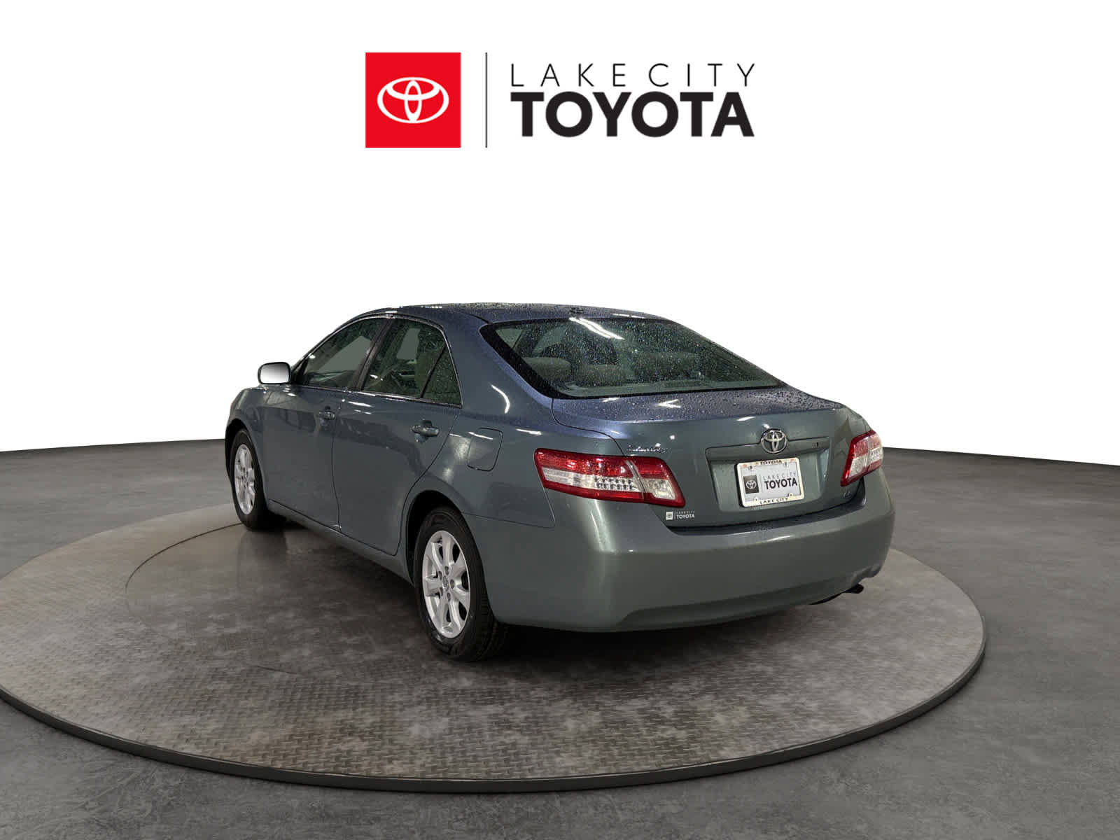 Used 2010 Toyota Camry LE FWD image 5