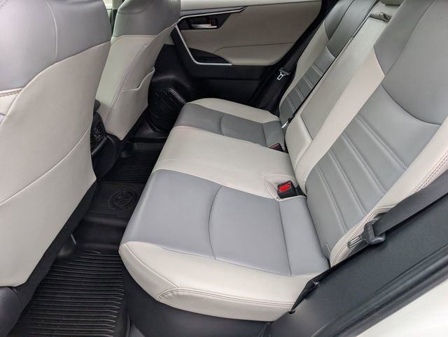 Used 2022 Toyota RAV4 XLE Premium AWD/4WD image 30