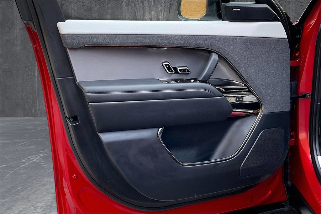 Used 2023 Land Rover Range Rover Sport SE Dynamic image 20