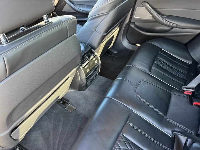 Used 2022 BMW 530i xDrive w/ Premium Package image 17