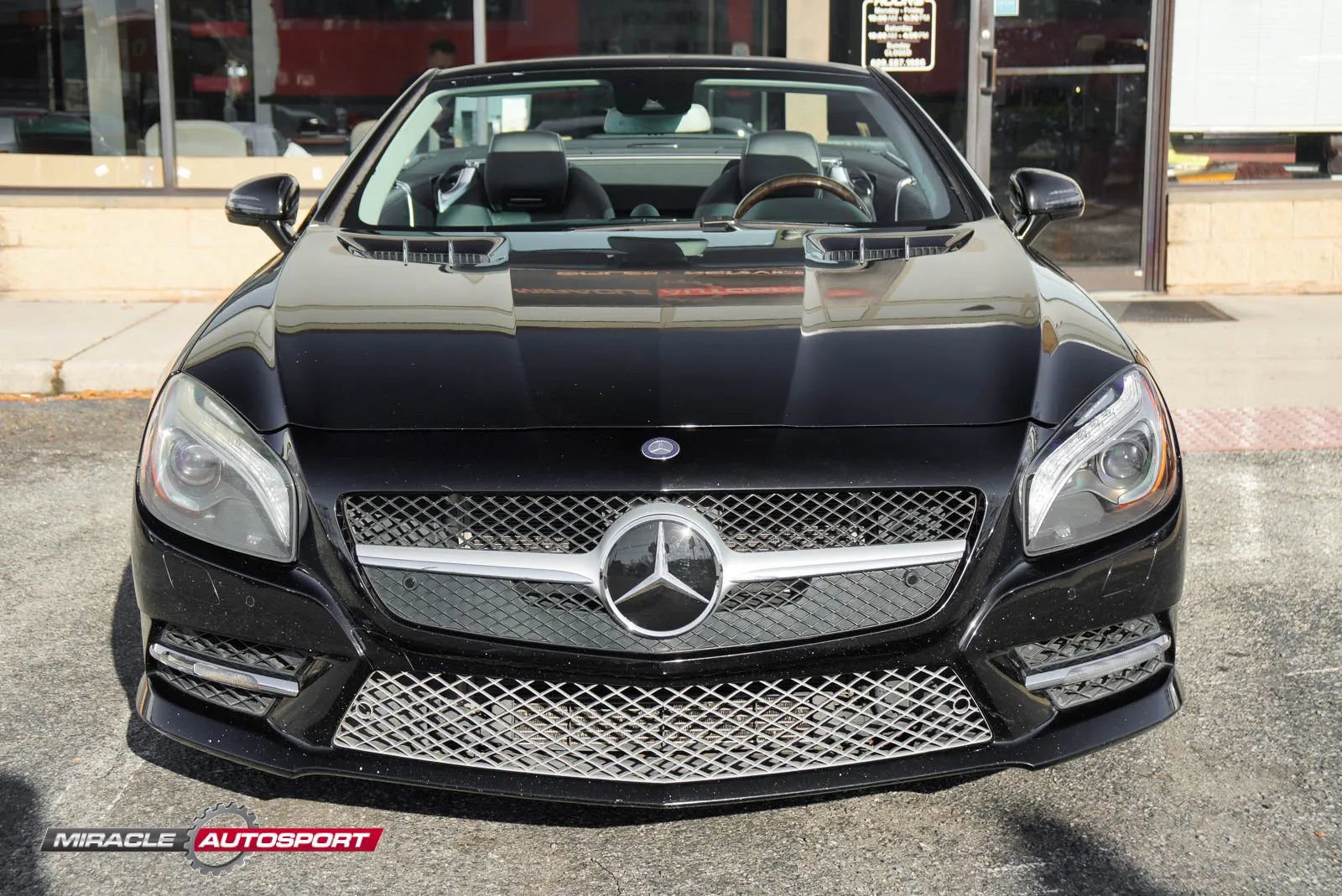Used 2013 Mercedes-Benz SL 550 w/ Premium Pkg image 2