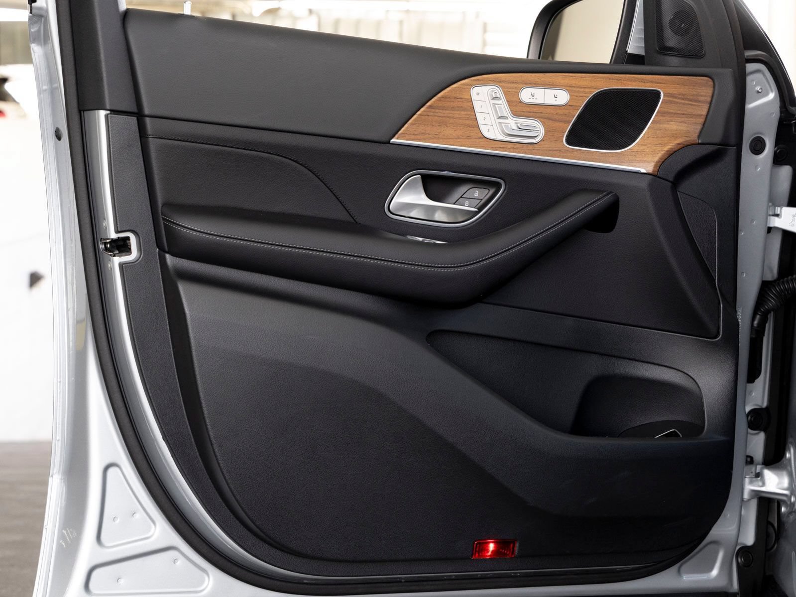 Certified 2026 Mercedes-Benz GLE 350 4MATIC image 9
