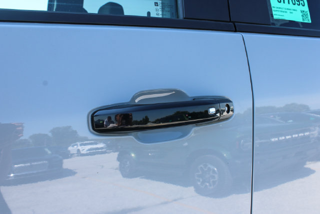 Used 2024 Chevrolet Silverado 2500 ZR2 w/ Technology Package AWD/4WD image 10