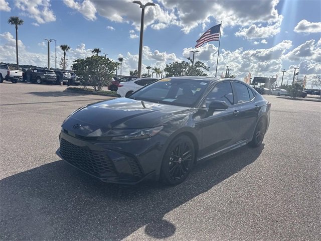 Used 2025 Toyota Camry SE image 8