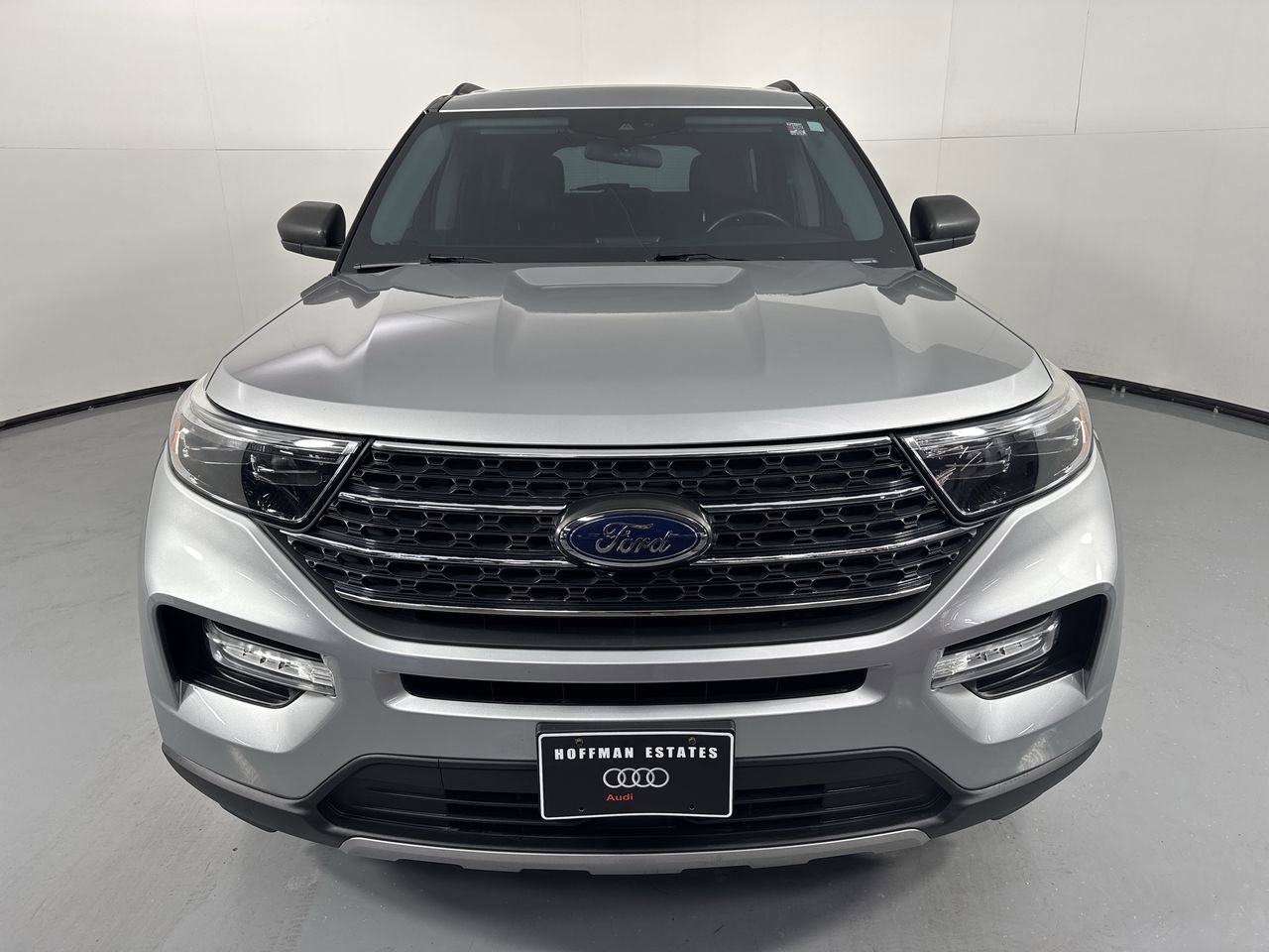 Used 2022 Ford Explorer XLT w/ Equipment Group 202A AWD/4WD image 3