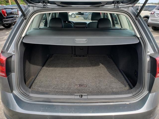 Used 2017 Volkswagen Golf Alltrack AWD/4WD image 9