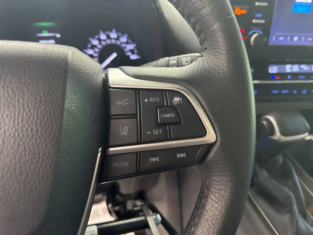 Used 2021 Toyota Sienna XLE FWD image 32