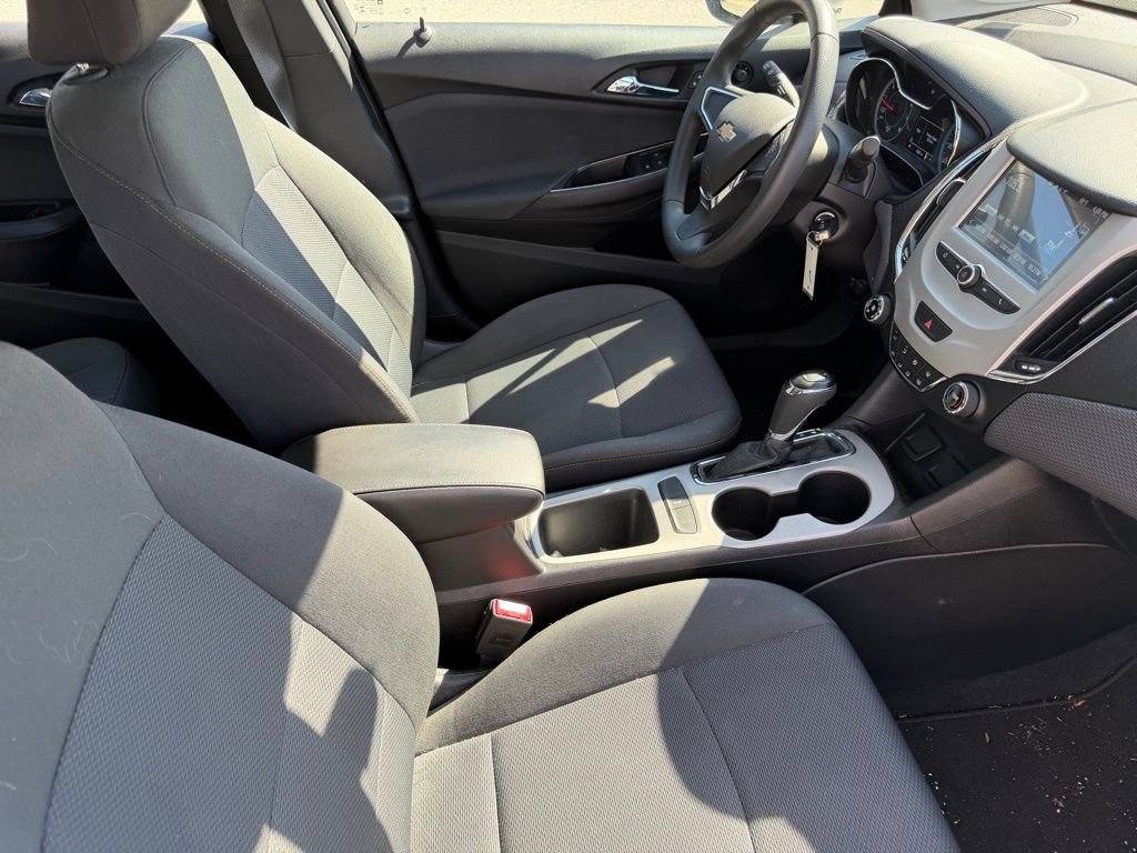 Used 2018 Chevrolet Cruze LS image 15