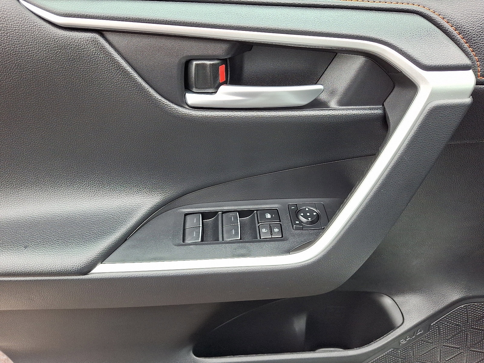 Used 2024 Toyota RAV4 Adventure image 12