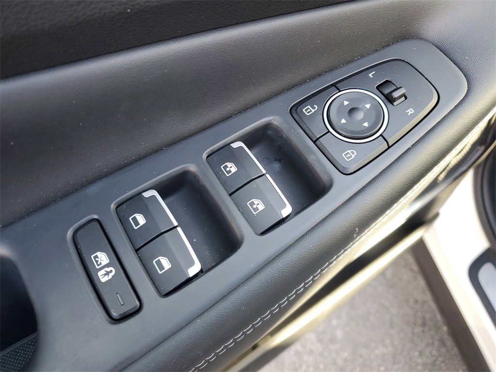 Used 2023 Hyundai Santa Fe SEL Premium image 18