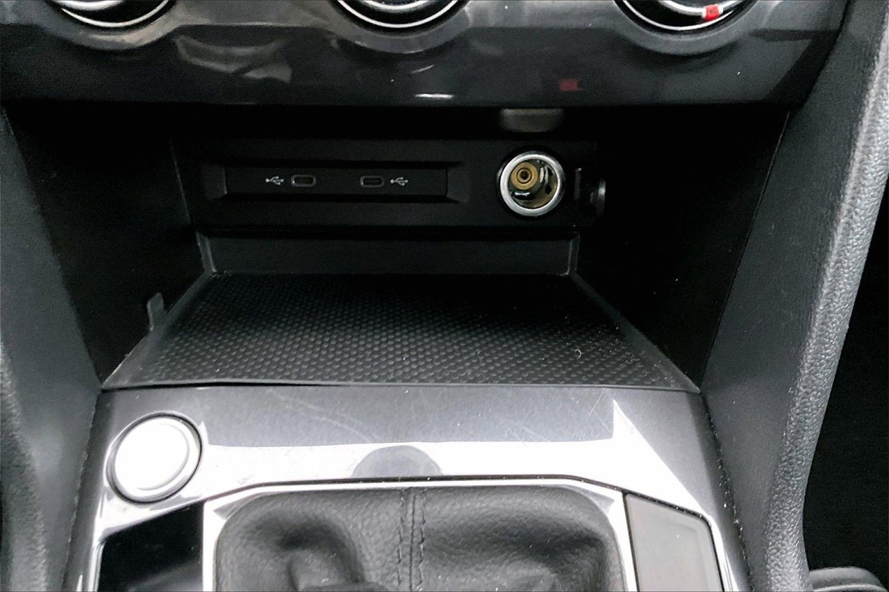 Used 2024 Volkswagen Tiguan SE image 15