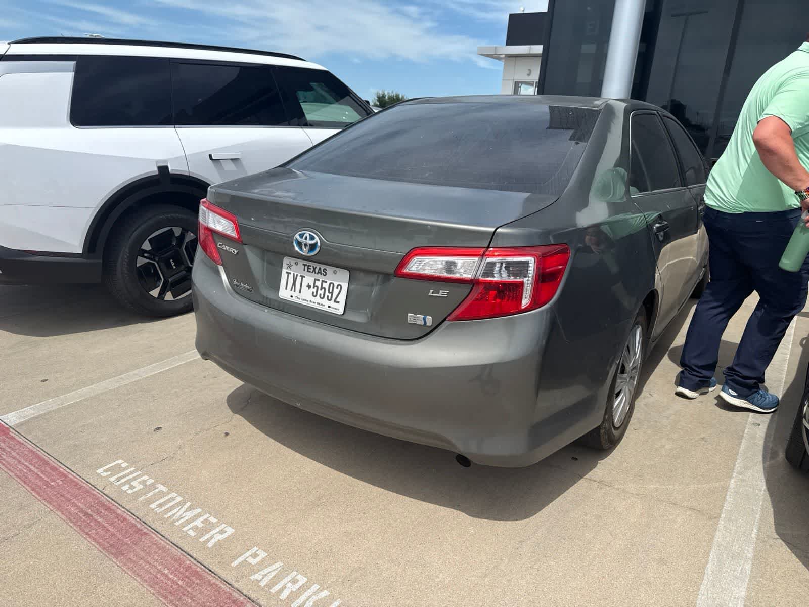 Used 2012 Toyota Camry LE FWD image 4