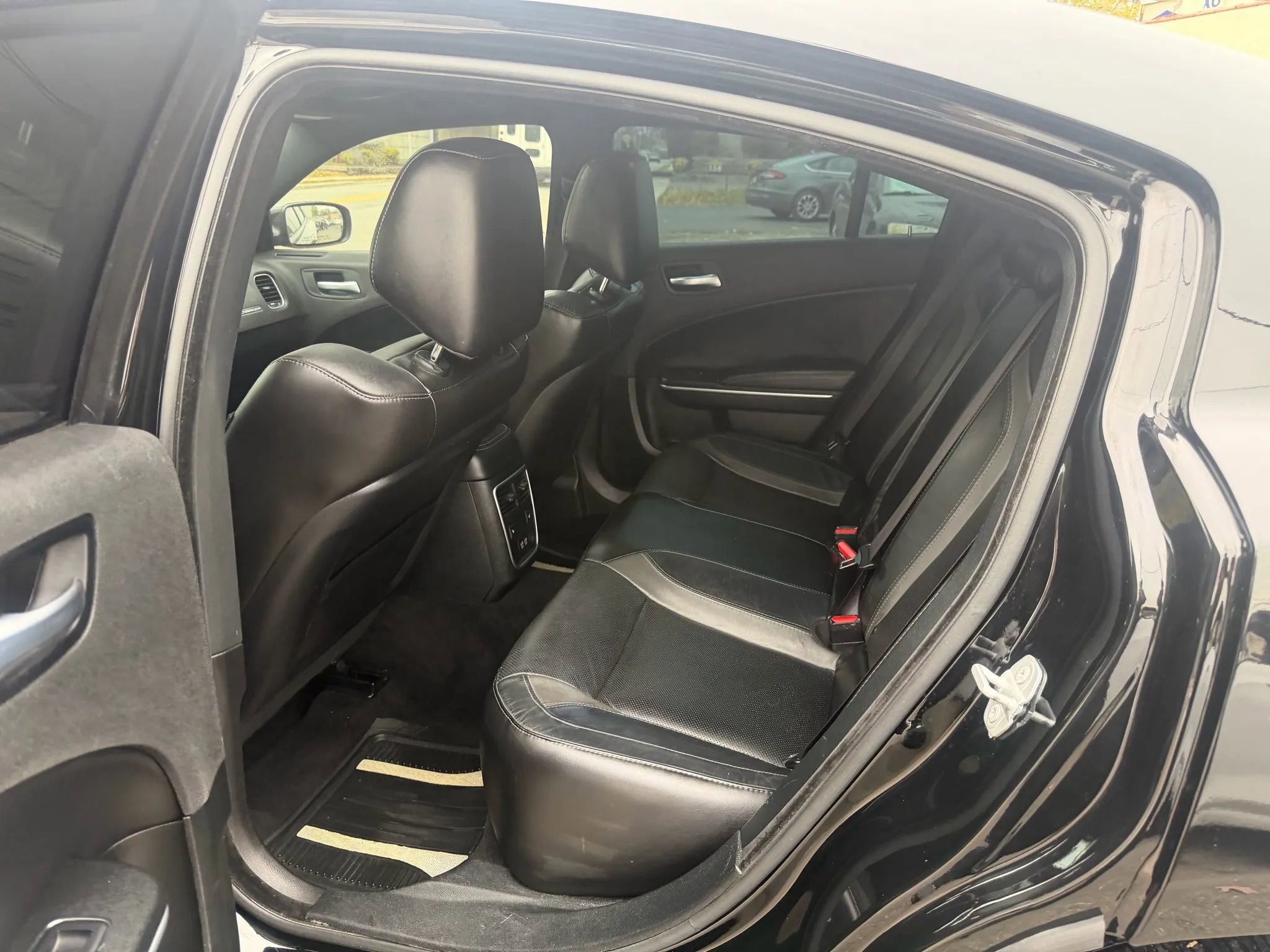 Used 2022 Dodge Charger SXT w/ Leather Interior Group RWD image 28