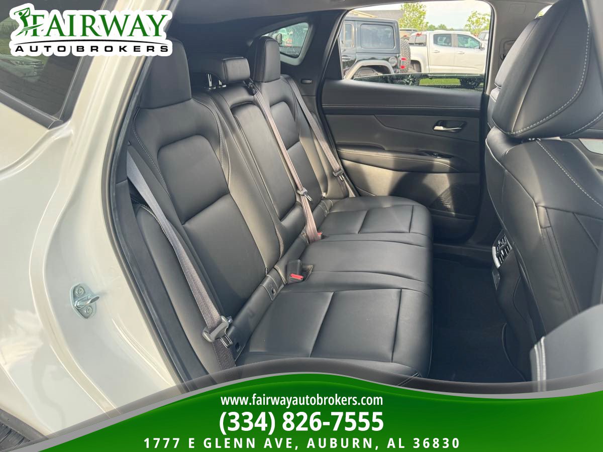 Used 2025 Nissan Murano SL AWD/4WD image 13