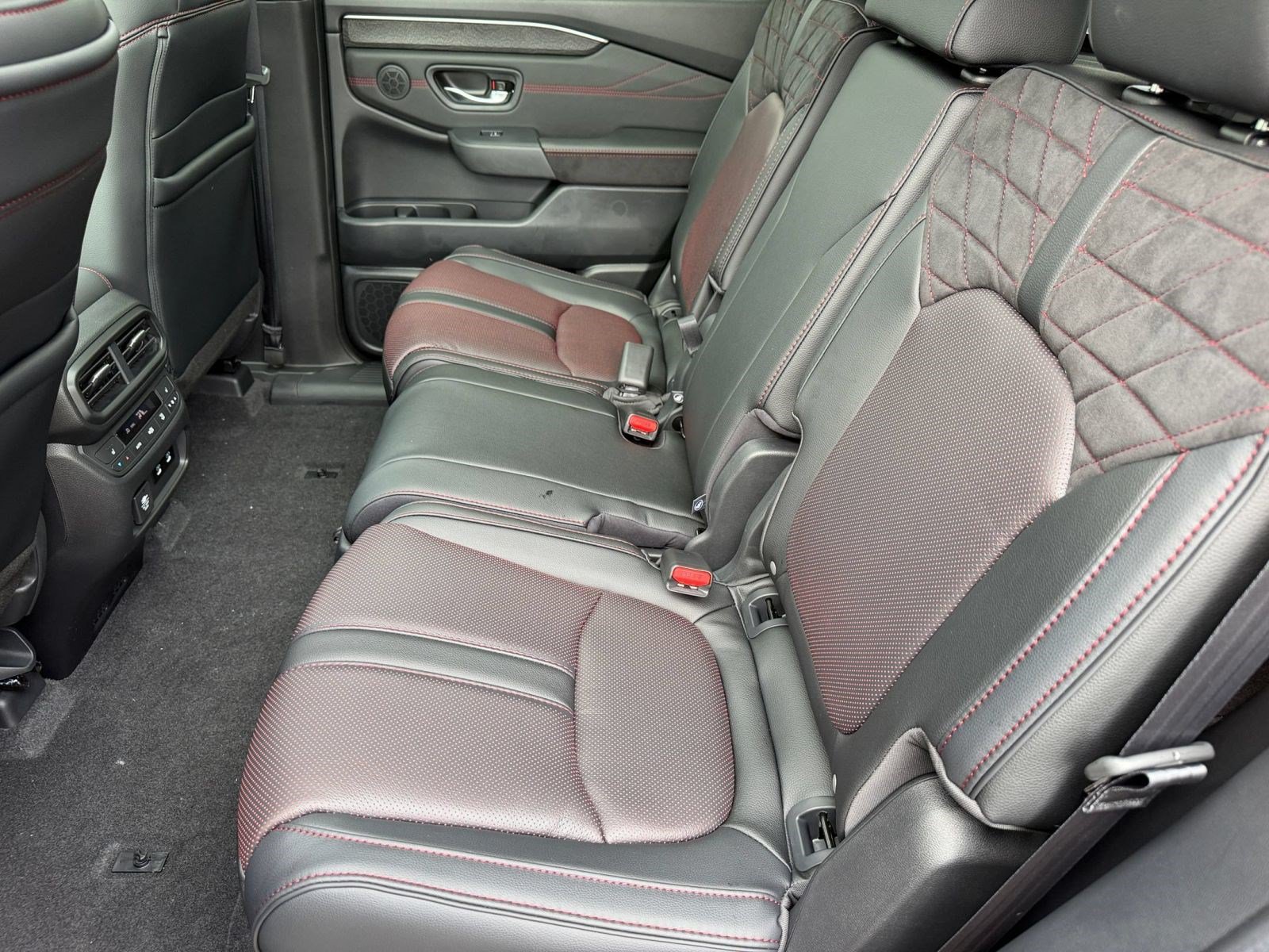 New 2026 Honda Pilot Black Edition image 19