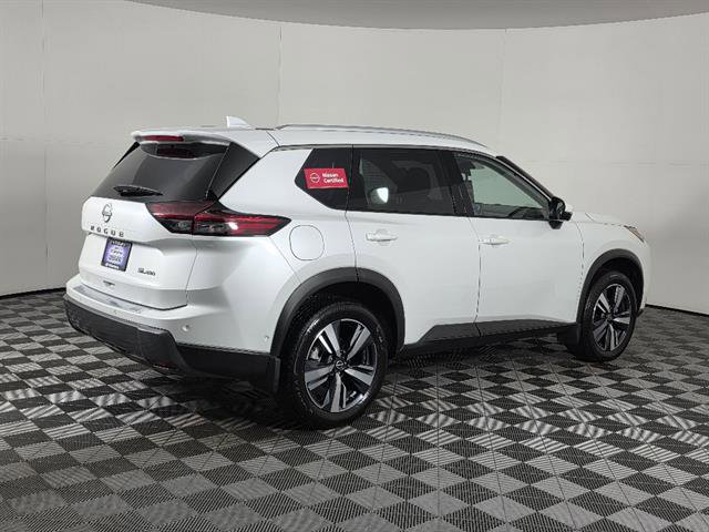 Used 2024 Nissan Rogue SL w/ SL Premium Package AWD/4WD image 3