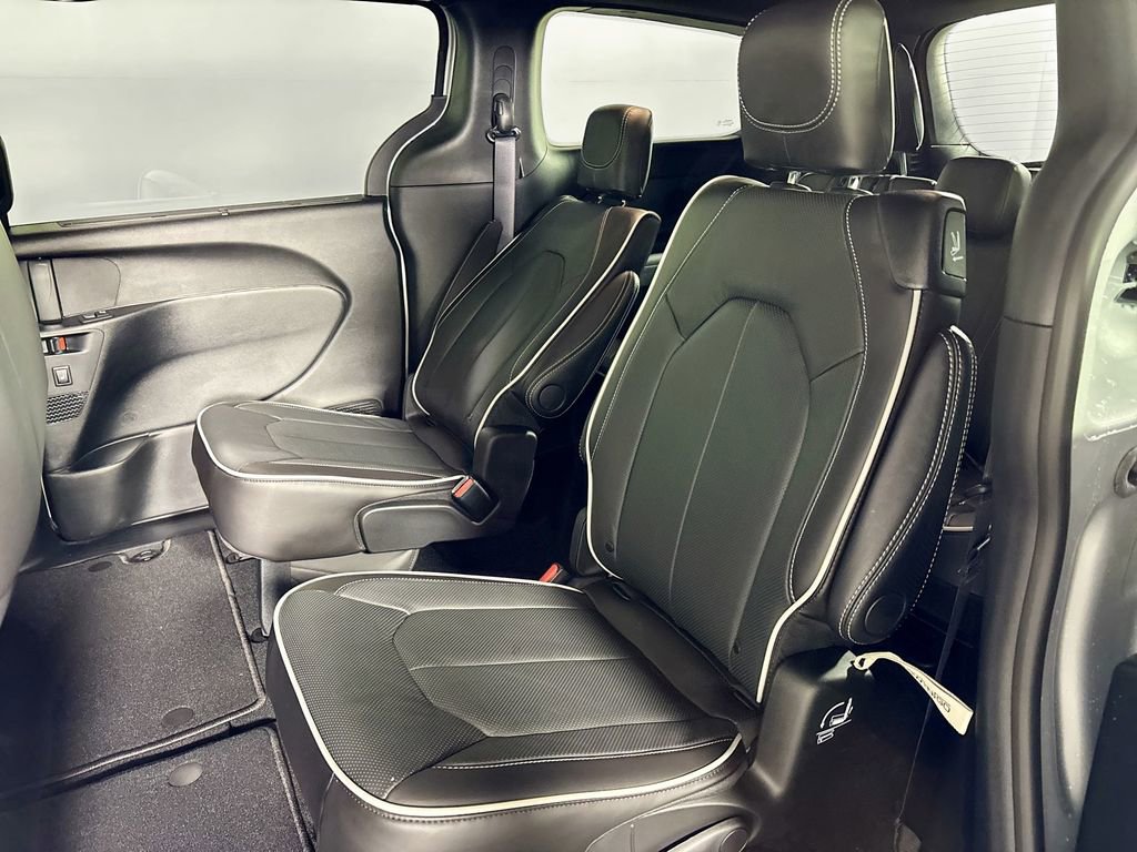 New 2026 Chrysler Pacifica Limited image 20