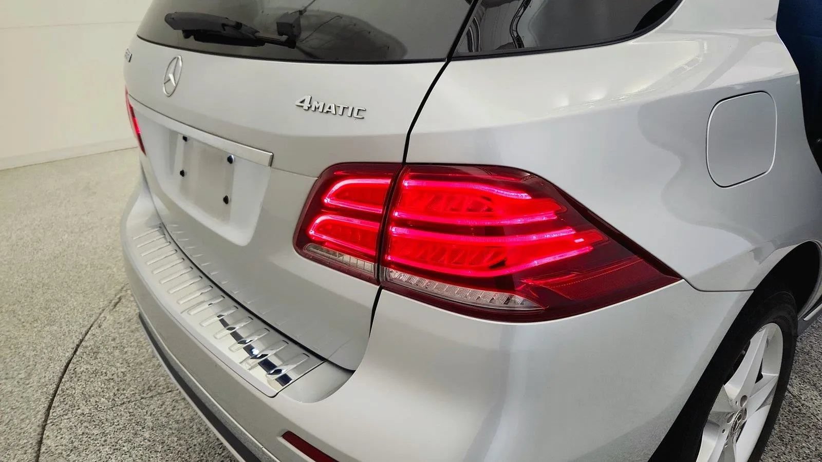 Used 2018 Mercedes-Benz GLE 350 4MATIC image 35