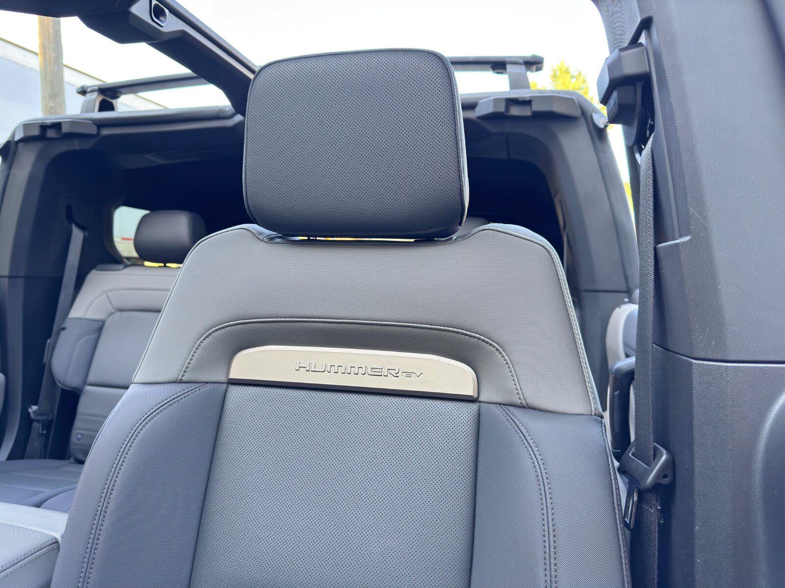 Used 2025 GMC Hummer EV 3X w/ LPO, Roof Cross Rail Package AWD/4WD image 49