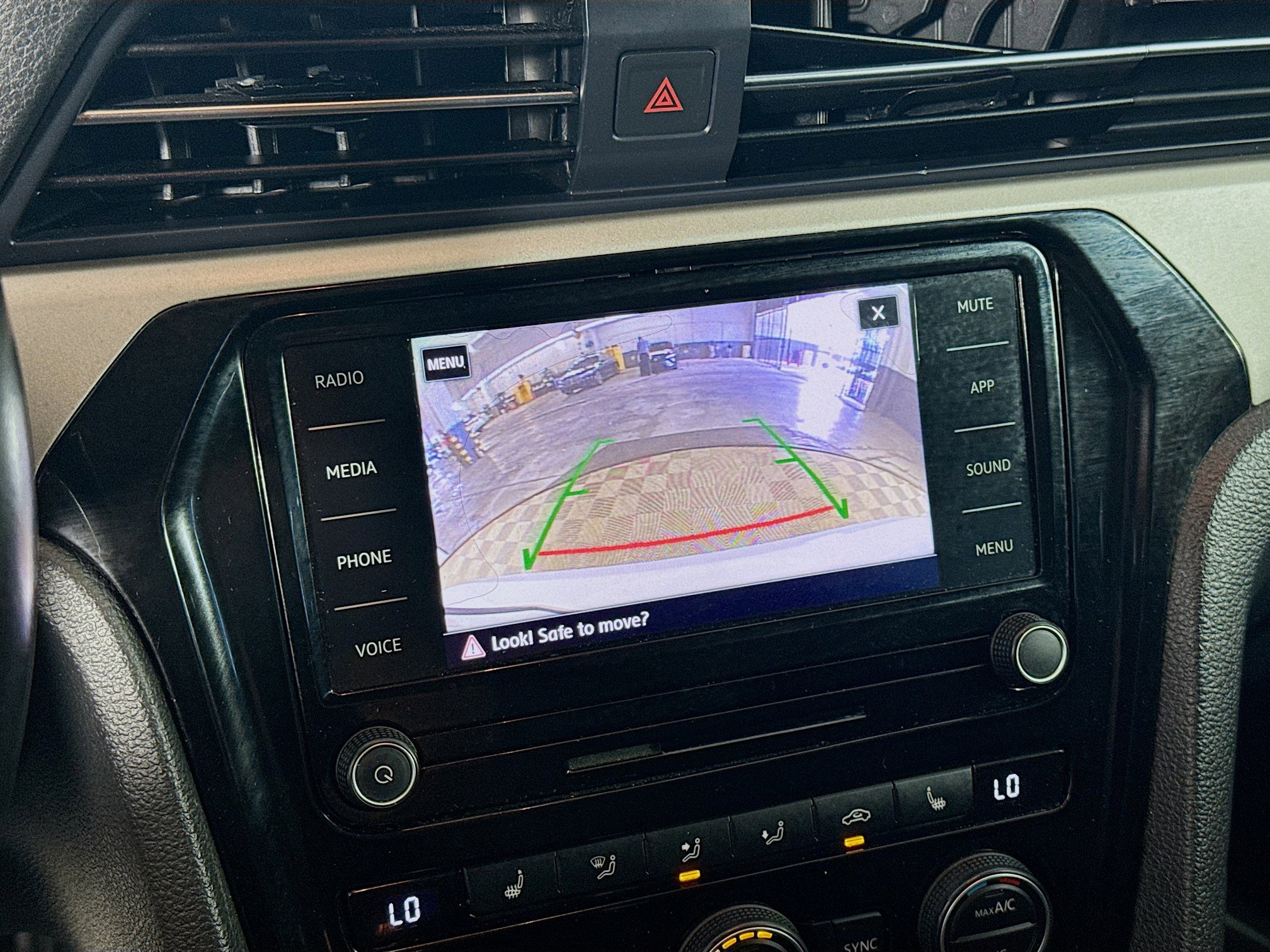 Used 2020 Volkswagen Passat 2.0T SE image 19