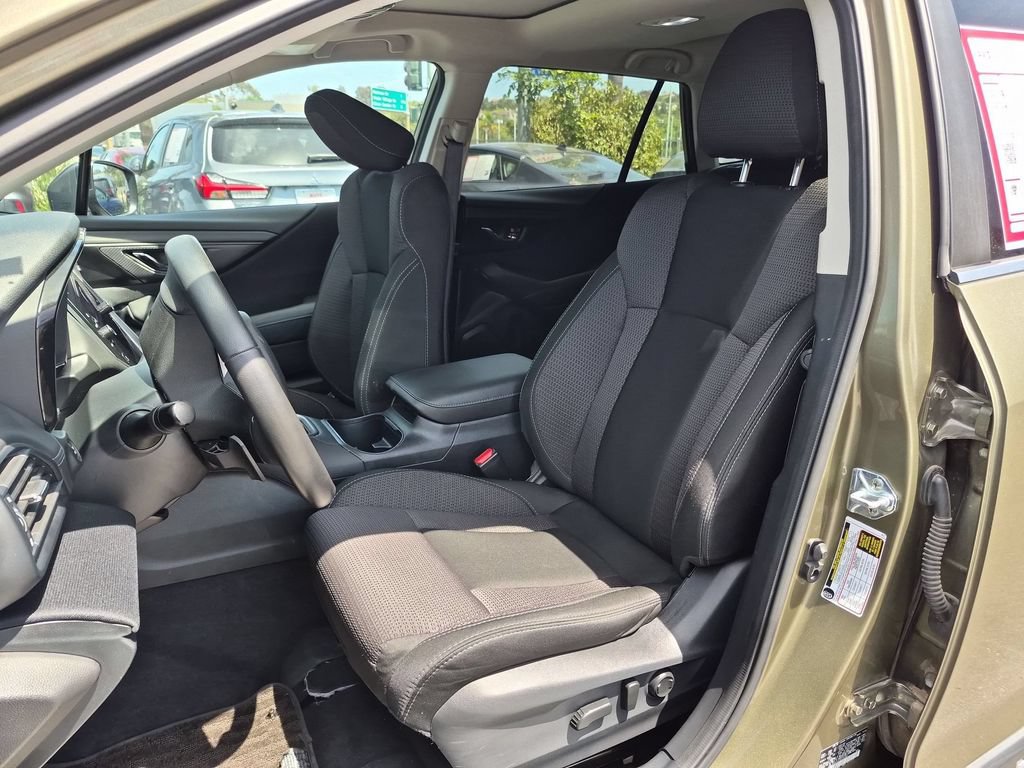 Used 2025 Subaru Outback Premium AWD/4WD image 25