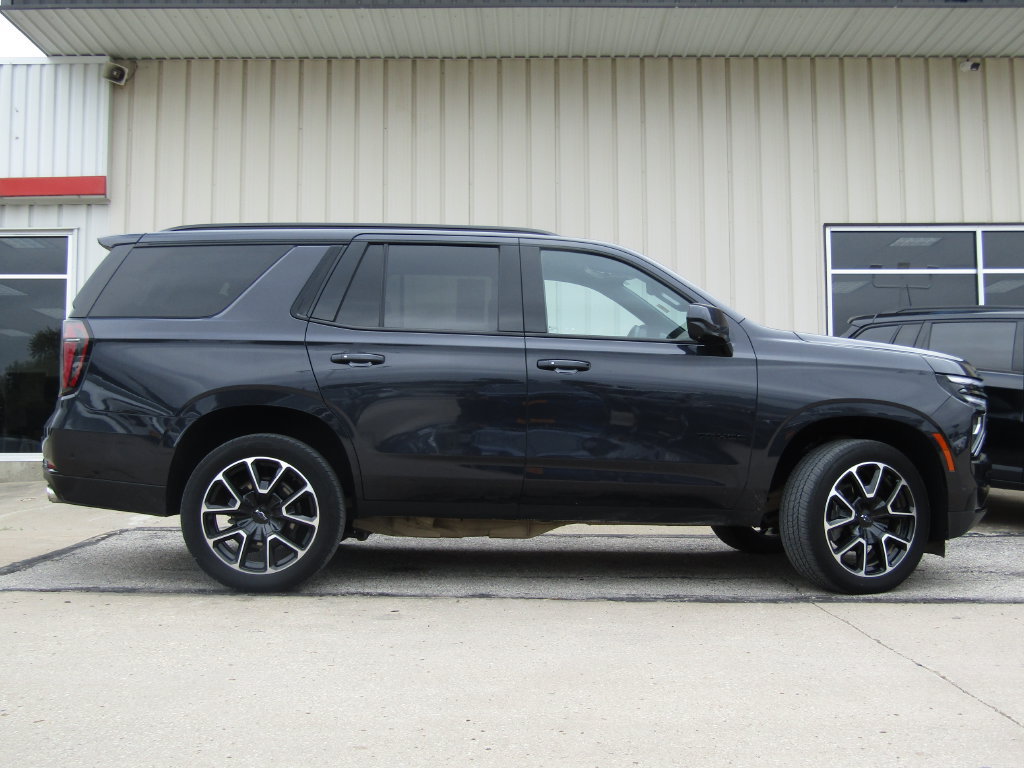 Used 2025 Chevrolet Tahoe RST AWD/4WD image 2