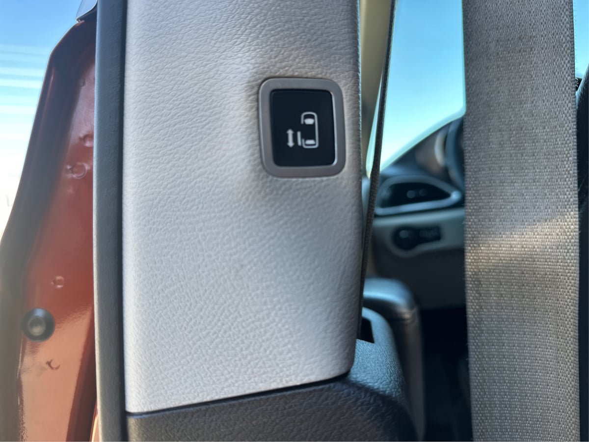 Used 2018 Chrysler Pacifica Touring-L Plus FWD image 33