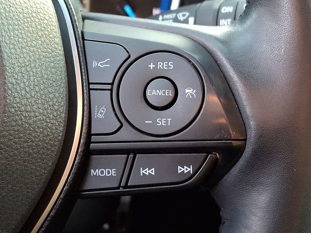 Used 2020 Toyota RAV4 XSE image 18