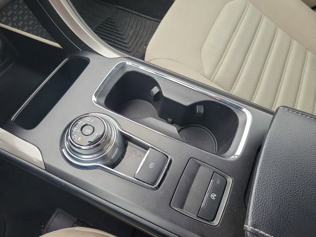 Used 2018 Ford Fusion SE w/ Fusion SE Technology Package FWD image 20