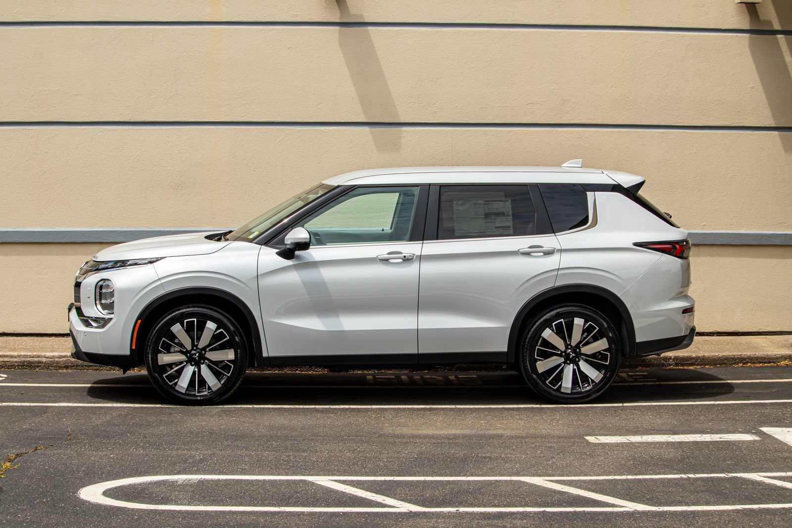New 2026 Mitsubishi Outlander SE AWD/4WD image 5