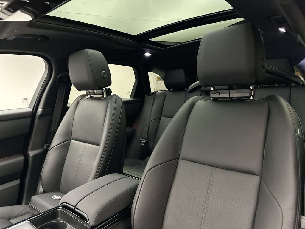Certified 2026 Land Rover Range Rover Velar Dynamic SE AWD/4WD image 9
