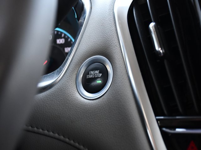 Used 2019 Chevrolet Traverse LT image 18