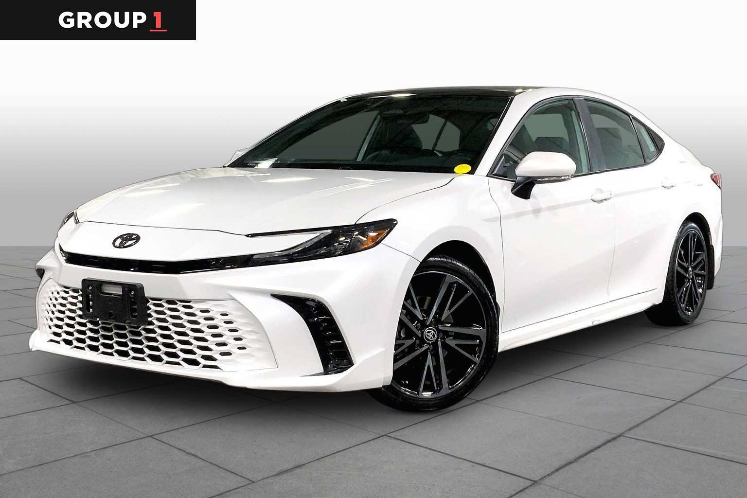 Used 2025 Toyota Camry XSE AWD/4WD image 1